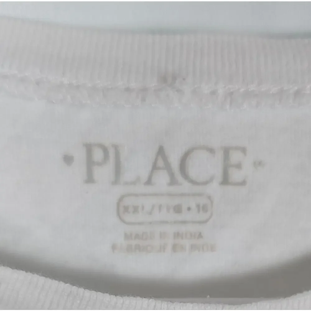 Children’s Place White Graphic Tee • Size 16 XXL Girls • GUC